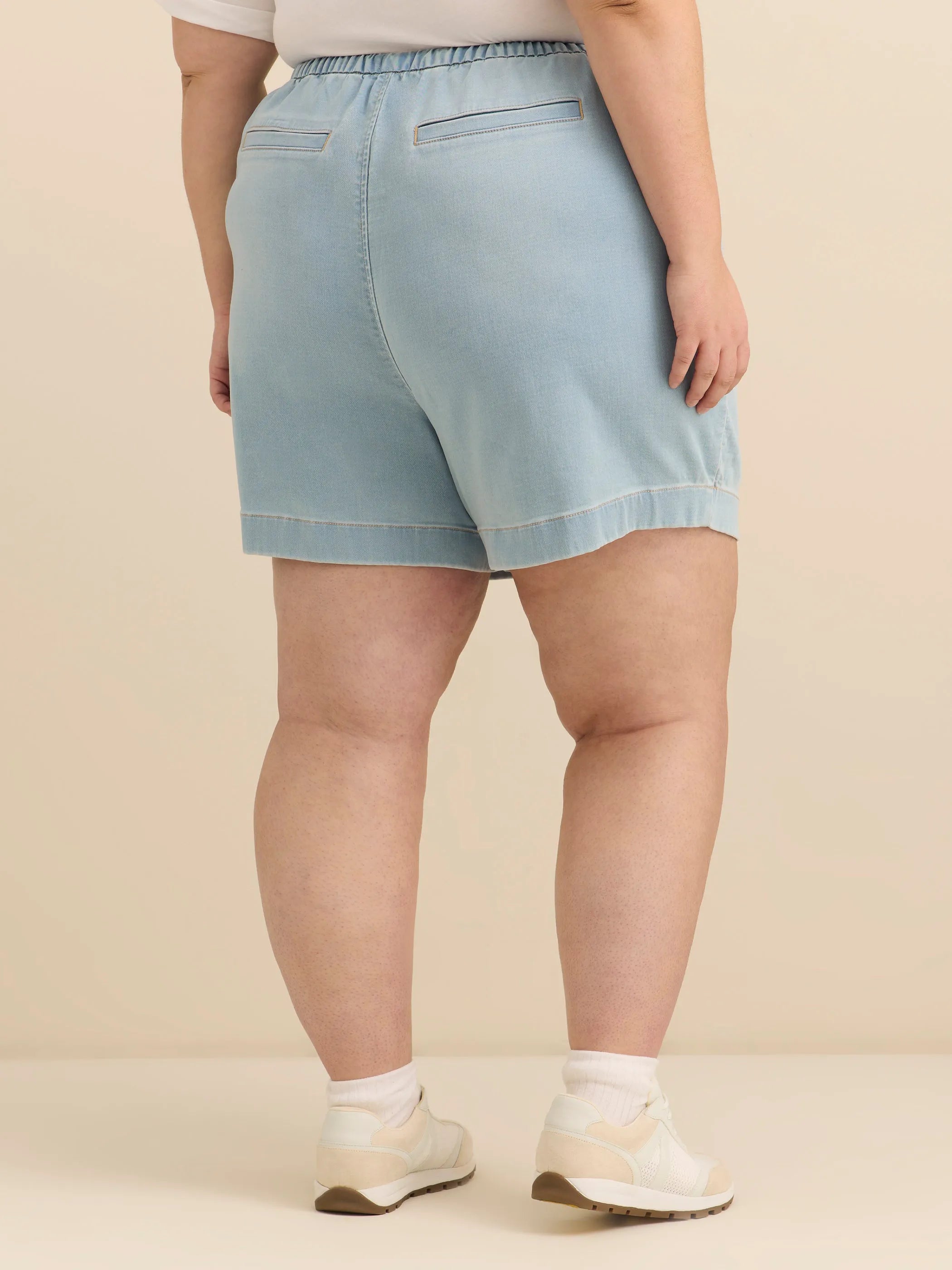 d/C Jeans Mid-Rise Knit-Like Denim Shorts