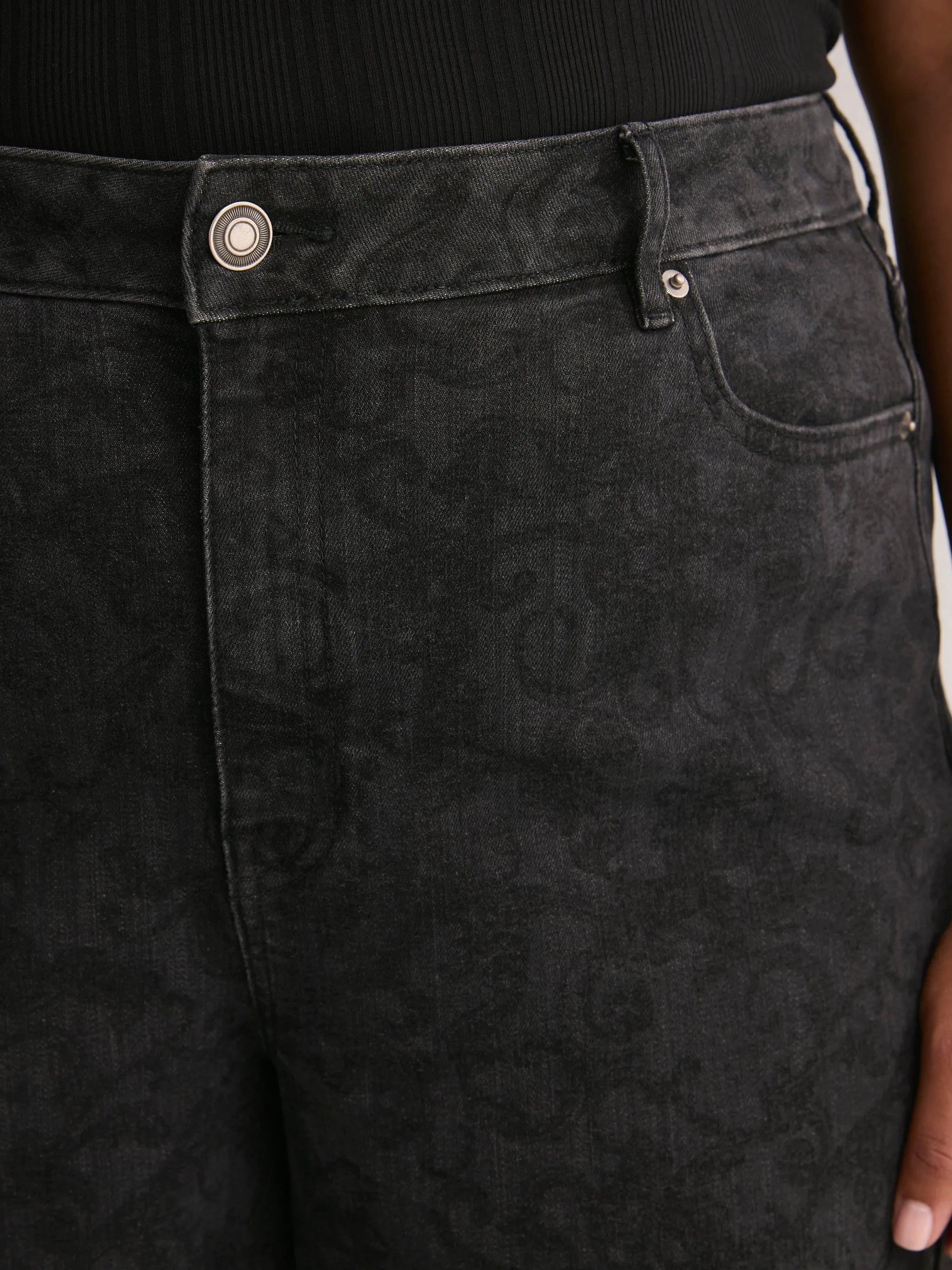 BLACK WASH