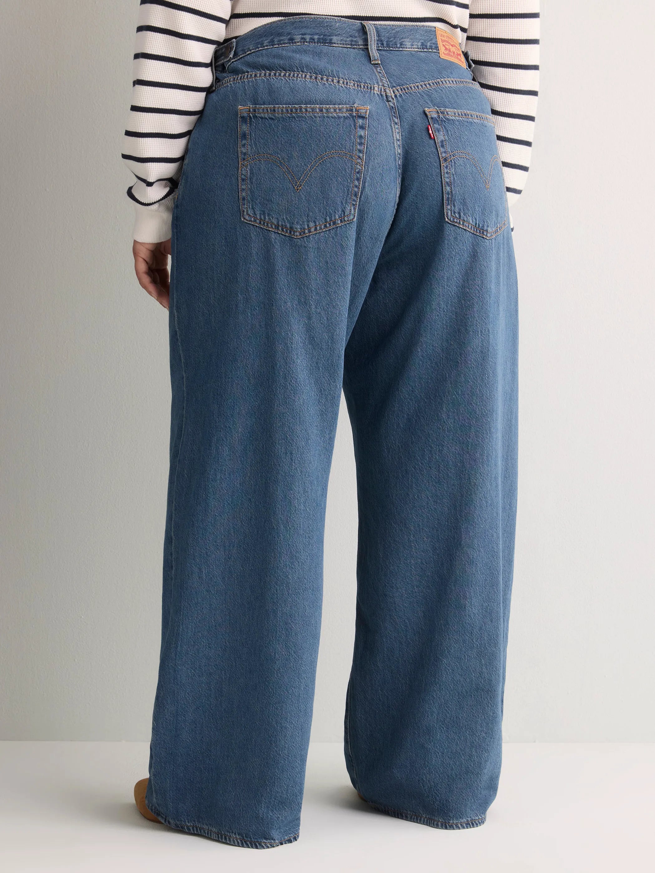 MEDIUM BLUE DENIM